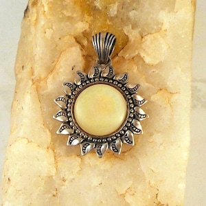 Carolyn Pollack Relios Sterling Silver Mother of Pearl Pendant- Looks Like Golden Sun