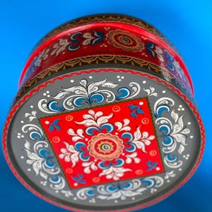 Hand painted Folk Art wooden bread bin Birch pastry box Bentwood flour storage drum Large crafts organizer Yarn box for mom Round cookie box