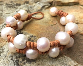 Knotted leather and pearl bracelet, pearls and leather bracelet, knotted pearl bracelet