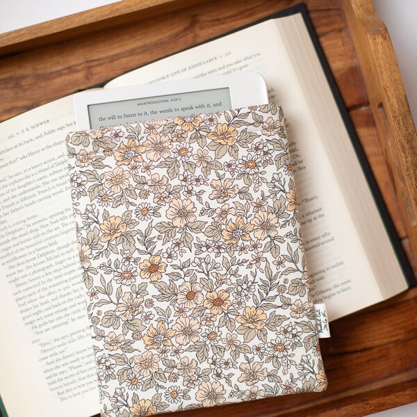 Vintage Blossoms E-Reader Sleeve, Peach Floral Kindle Kobo Sleeve, Fall Flowers, Minimal Neutral Aesthetic Reading Sleeve, Bookish Gift