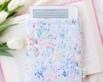 Colourful Floral Haze E-Reader Sleeve, Flowers Kindle Kobo Sleeve, Bookish Gift, Gift for Reader, E-Reader Accessories