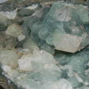 Prehnite with Sphalerite and calcite image 4