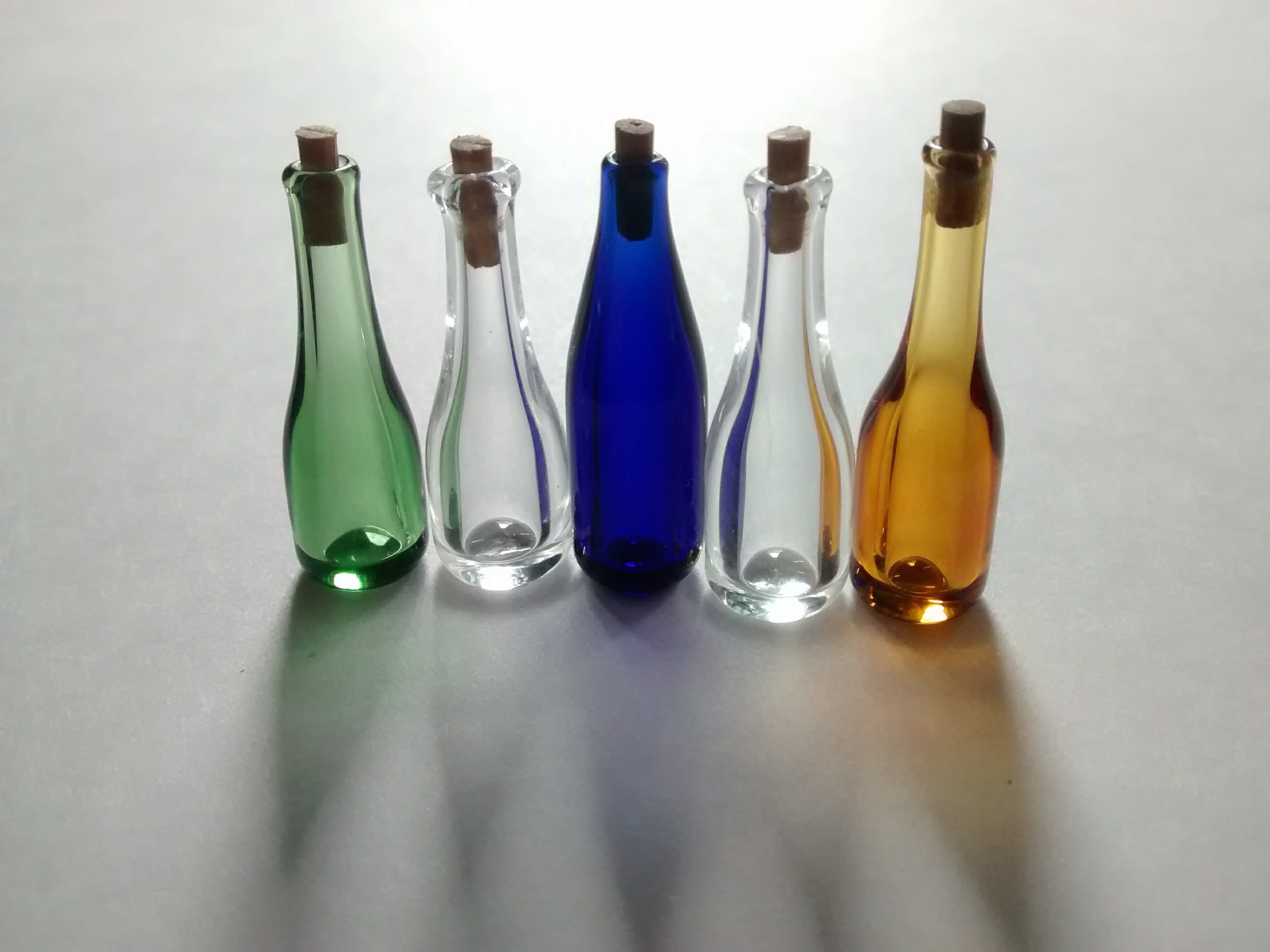 Blown Glass GREEN Bottle Of Wine Dollhouse Miniature 1/12 scale NICE DETAIL! Blown Glass GREEN Bottle Of Wine Dollhouse Miniature 1/12 scale NICE DETAIL!