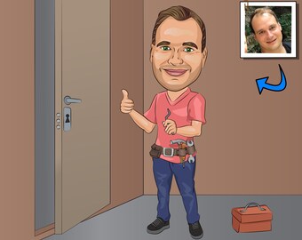 Puede incluir: Una ilustración de dibujos animados de un manitas con un cinturón de herramientas y una caja de herramientas. Lleva una camisa rosa, pantalones vaqueros azules y un cinturón de herramientas con un martillo, un destornillador y una llave inglesa. Está dando un pulgar hacia arriba y sonriendo. El manitas está de pie frente a una puerta cerrada.