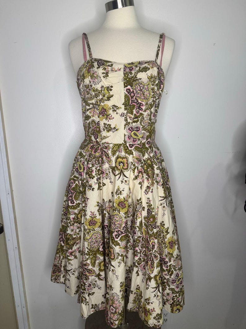 Vestido vintage de algodón con estampado y detalles de la colección Y2K de Anthropologie, modelo Elevenses, talla 8. imagen 2