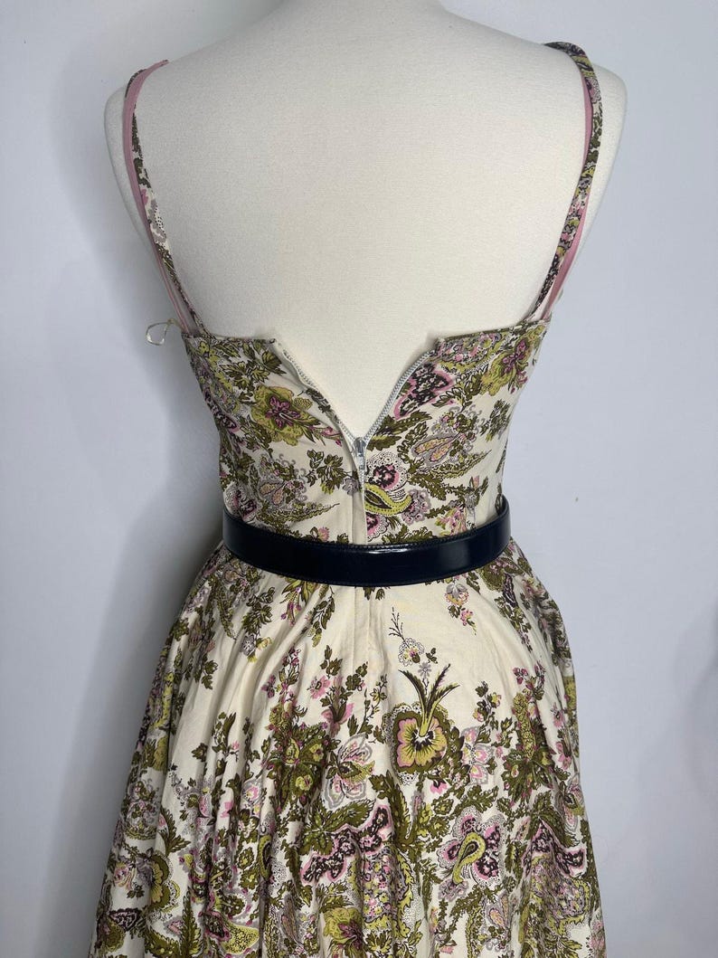 Vestido vintage de algodón con estampado y detalles de la colección Y2K de Anthropologie, modelo Elevenses, talla 8. imagen 5