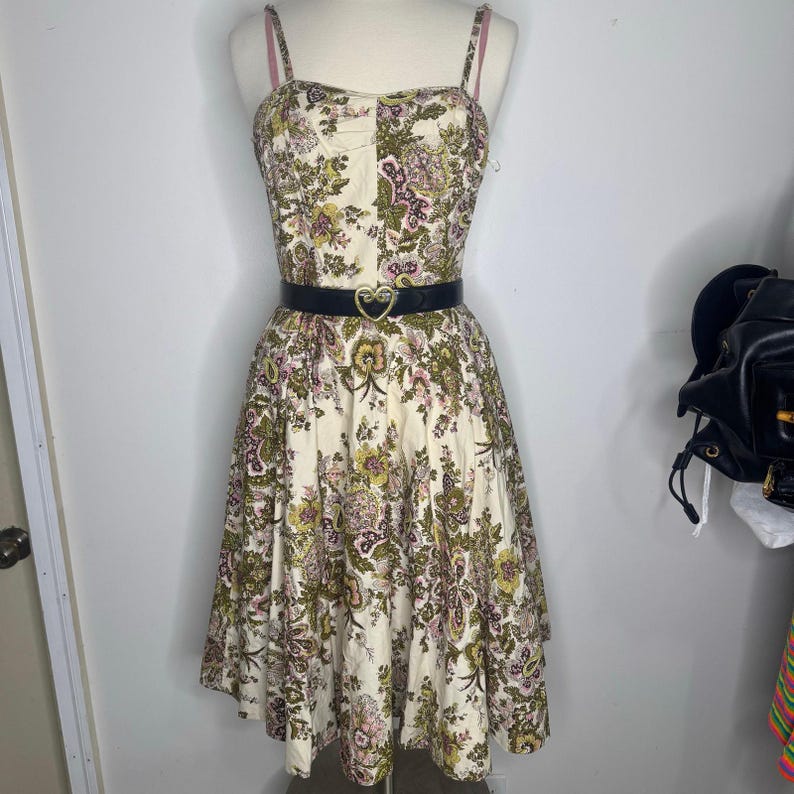 Vestido vintage de algodón con estampado y detalles de la colección Y2K de Anthropologie, modelo Elevenses, talla 8. imagen 8