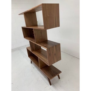 Contemporary Staggered Wall Bookcase image 8