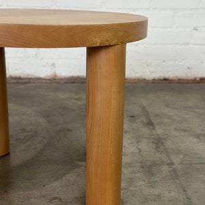 Five curves side table sold separately image 3