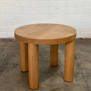 Five curves side table sold separately image 8