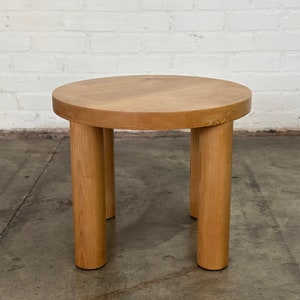 Five curves side table sold separately image 4