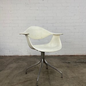 George Nelson for Herman Miller Molded chair image 6