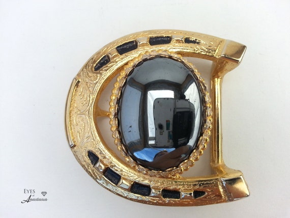 horseshoe belt buckle with rhinestones