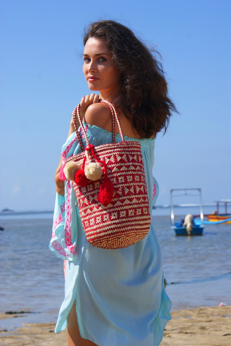 SALEPompom beach bag/Beach straw tote/Trendy pompom | Etsy