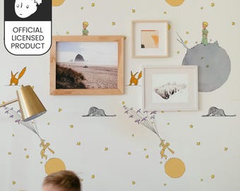 Official Little Prince Imagination Freedom Wallpaper - Symbolic White Pattern for Kids Room & Educational Decor