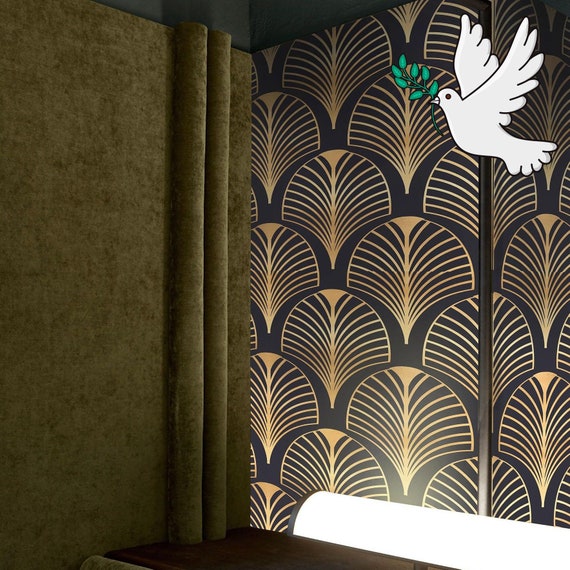 Art Deco Wallpaper - Luxurious Black & Gold Fan Design | Vintage and Retro Home Decor