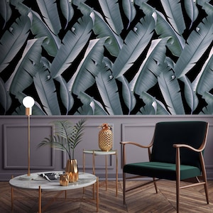 Tropisch behang met zwarte bladeren, muurkunst palmprint voor Dark Tropical Decor afbeelding 3