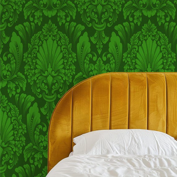 Green Damask Wallpaper - Elegant Victorian Classic Design for Sophisticated Home Decor & Accent Walls