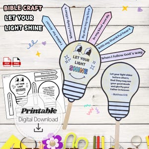 Puede incluir: Una manualidad bíblica imprimible con un diseño de bombilla y el texto "Let Your Light Shine". La manualidad incluye indicaciones como "I shine for Jesus" y "When I help others". La imagen también muestra una manualidad terminada en un palo de madera.