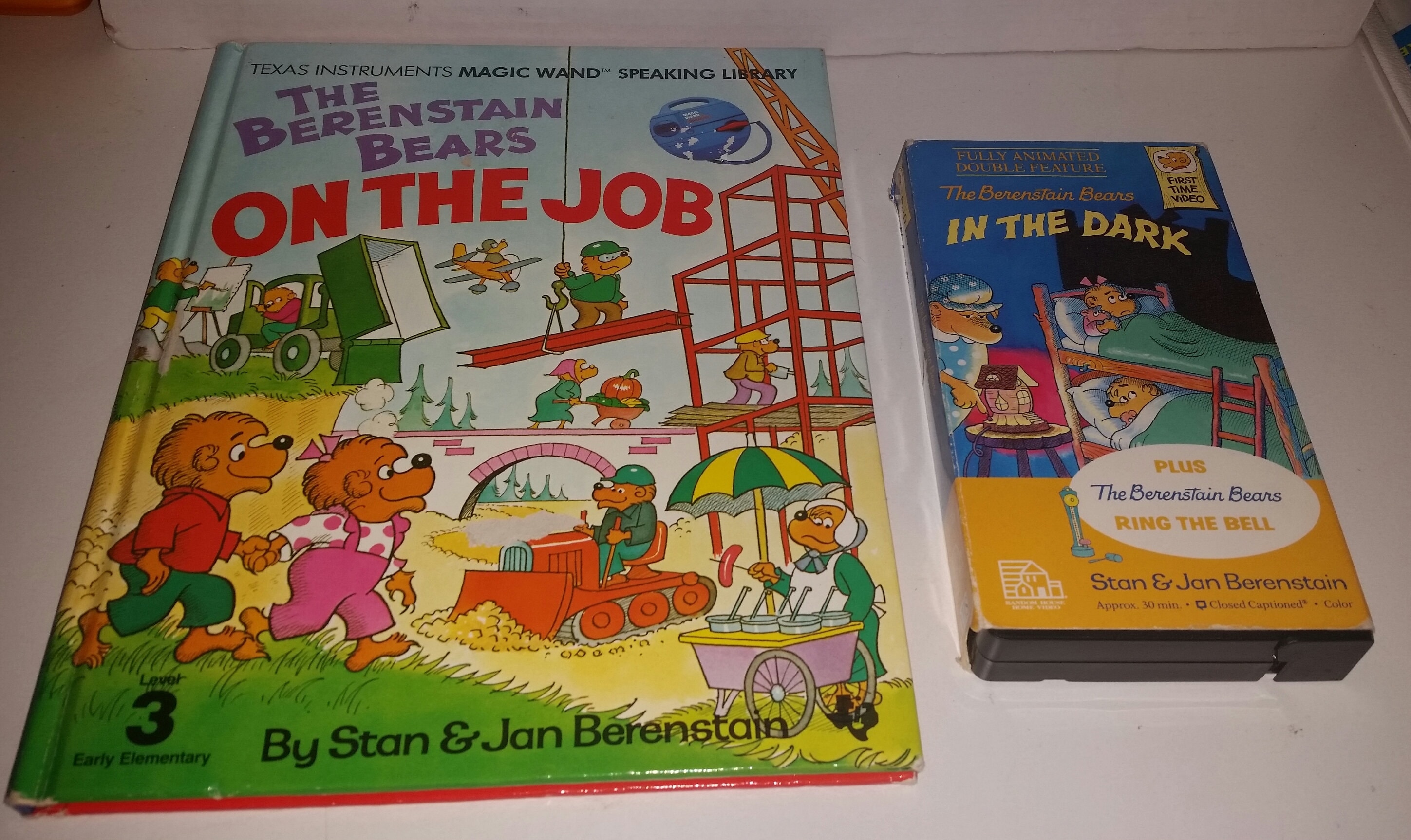 Berenstain Bears / Berenstein Bears / on the Job Book / Berenstain