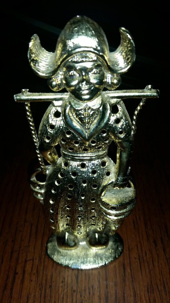 vintage earring stand Gem