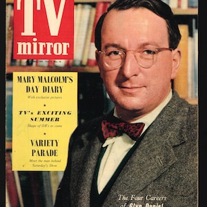 Op de afbeelding: Een vintage tijdschriftcover met een man in een grijs pak en een rode strik. Het tijdschrift heet "TV Mirror" en het omslagverhaal is "Mary Malcolms dagboek".