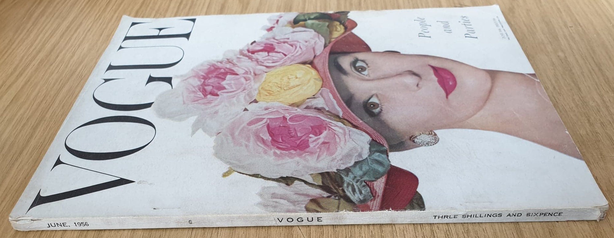 額装済/Vogue Rose Red August 1956/ヴォーグ/ポスター Pair of Vintage VOGUE COVER POSTERS Print on Canvas 1956