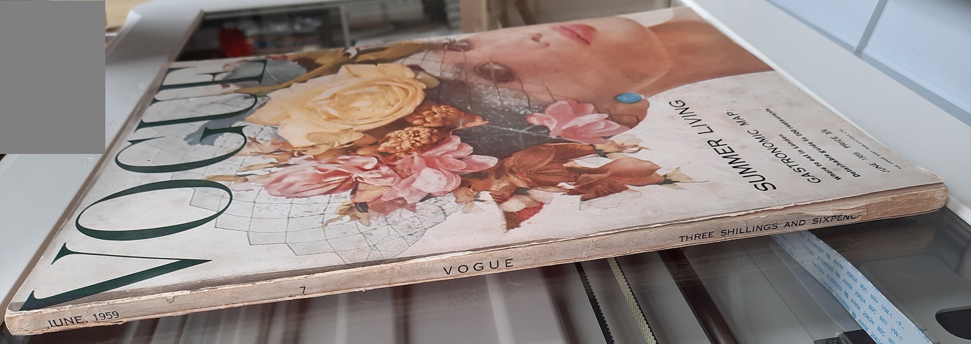 Vogue UK June 1959 Original Vintage Fashion Magazine Summer Living