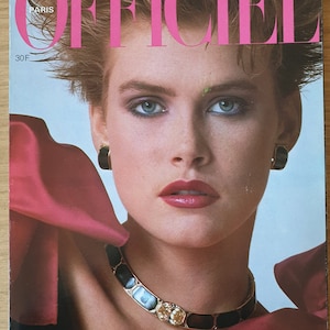 L&#39;Officiel No 698 December 1983 Paris French Original Retro Vintage Fashion Magazine Gifts Present