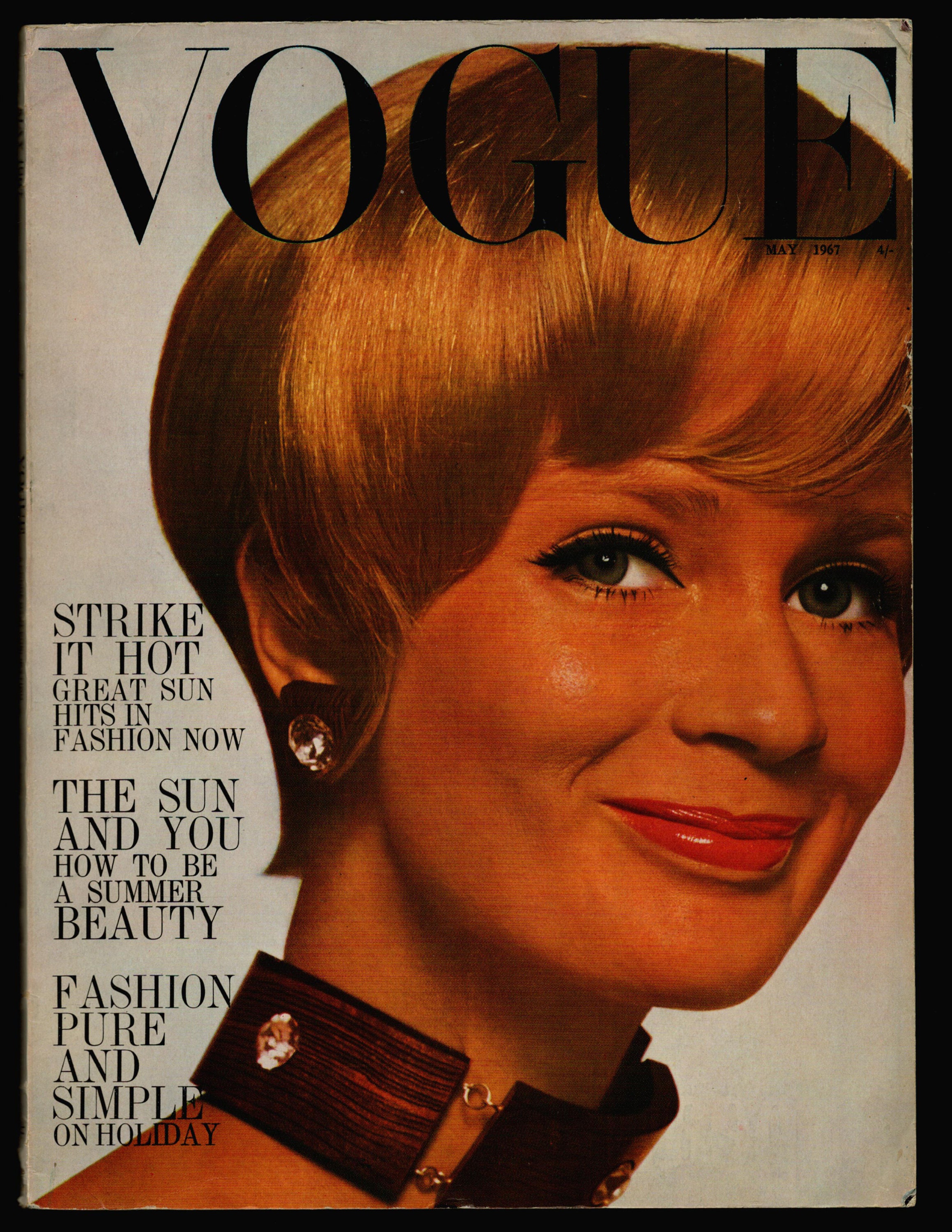 Vogue Magazine April 15 1967 Twiggy