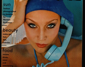Vogue UK Mai 1975 Original Vintage Magazin Jerry Hall Titelfoto von Norman Parkinson