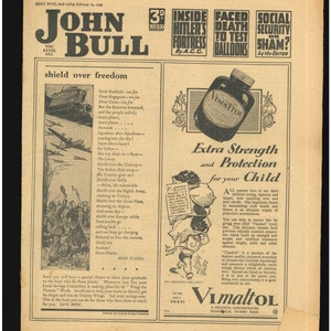 Könnte beinhalten: Eine Vintage-Werbung für Vimaltol, ein konzentriertes Vitaminnahrung für Kinder. Die Anzeige zeigt eine Cartoon-Illustration eines Kindes, das eine große Flasche Vimaltol trägt, mit dem Text "Extra Stärke und Schutz für Ihr Kind". Die Anzeige enthält auch eine Beschreibung der Vorteile des Produkts, wie z. B. die Bereitstellung wertvoller Nährstoffe und die Steigerung von Kraft und Gewicht.