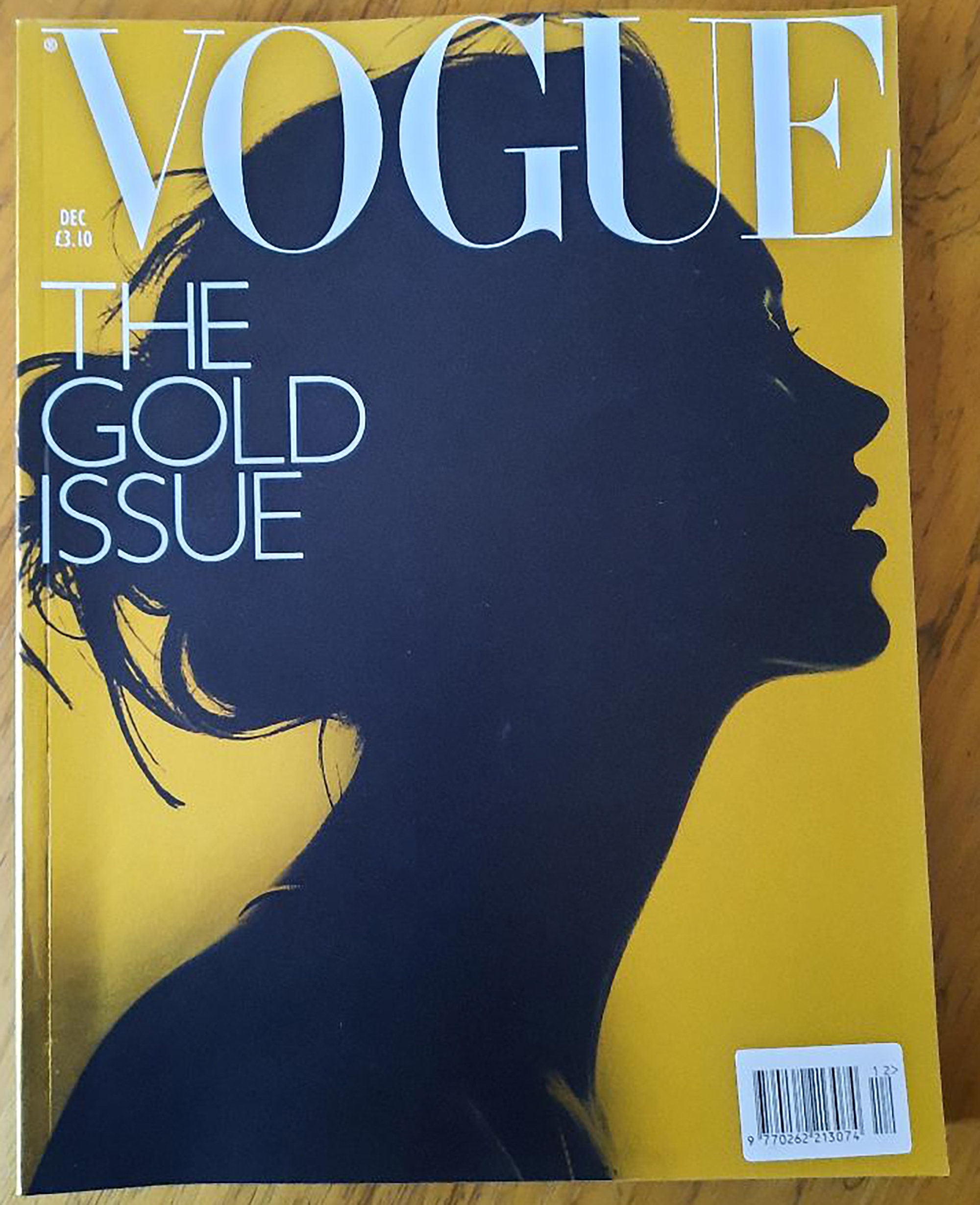 Vogue UK Dec 2000 British Original Fashion Magazine Gift