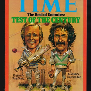 Puede incluir: Una portada de la revista TIME del 14 de marzo de 1977, con una ilustración de dibujos animados de dos jugadores de cricket, Tony Greig y Dennis Lillee, con el titular "The Best of Enemies: Test of the Century".