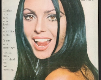 Vogue Reino Unido 15 de octubre de 1964 Original Vintage British Fashion Magazine Daliah Lavi Balenciaga Audrey Hepburn Ad dentro del 60