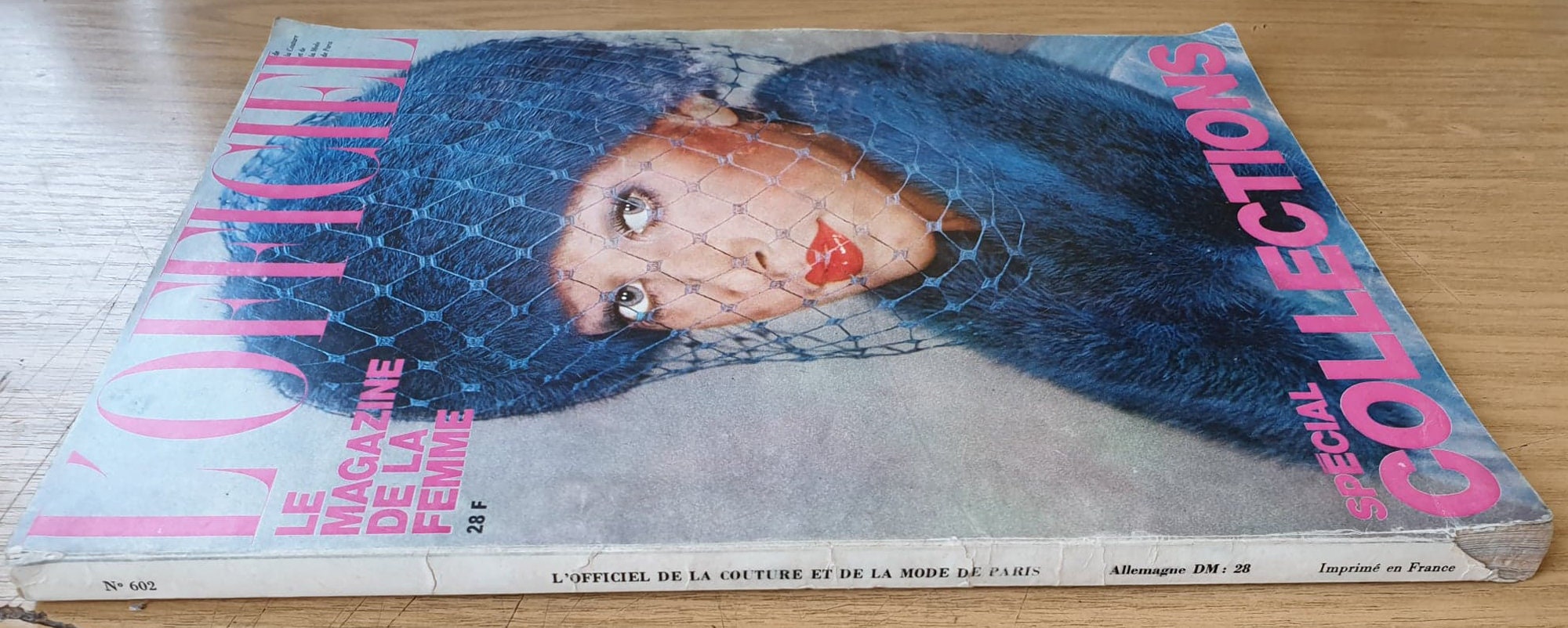 女性情報誌 L'OFFICIEL France June/July 2019 L'officiel No 630 March 1977 Paris French France Original