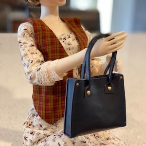 Bolso de piel azul marino