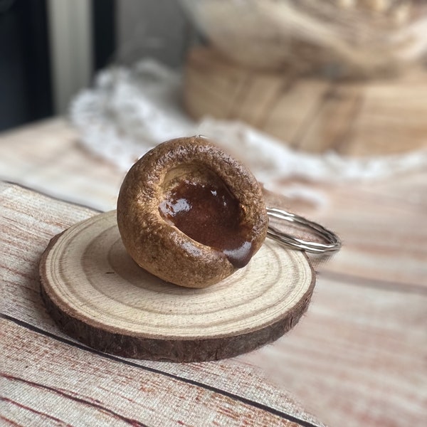 Dije de pudín de Yorkshire y salsa, joyería de comida en miniatura, llavero de arcilla polimérica, dije, collar