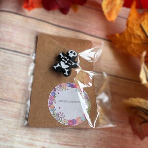 Skeleton cookie | polymer clay | Halloween | brooch
