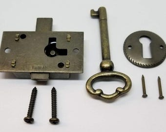 Brass Flush Mount Lock Set, Plated Cupboard & Drawer Lock Kit with Keyhole Cover