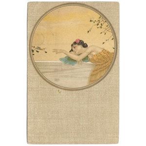Schönheit im Gespräch mit einer Schnecke auf einem Ast von Raphael Kirchner Vintage Postkarte Poststempel 1906 erschienen bei Henry Moss & Co