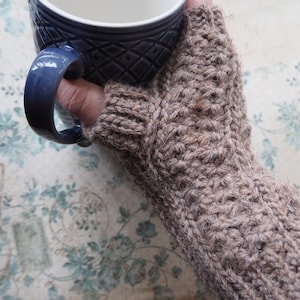 Crochet Pattern Stargazer Wristwarmers image 1