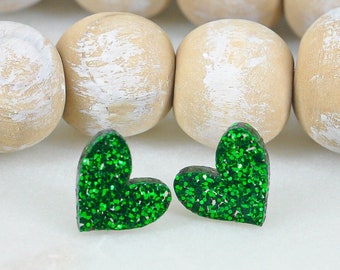 Orecchini a bottone a cuore piccolo in acrilico glitter verde, orecchini acrilici, gioielli d'amore, Made USA, di proprietà del veterano