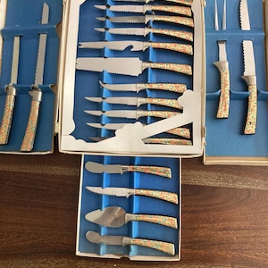 VTG MCM Sheffield 19 Pc Golden Prestige Cutlery Set Gold Floral Stainless Steel Treasure Chest Kitchen Knife Steak Knives English Blades