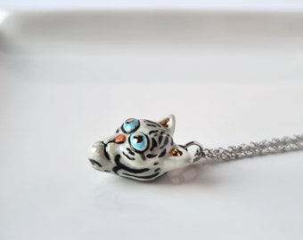 Tiger Ketting, Porselein Tiger Hanger, Kleine tijger charme, Handgemaakte keramische tijger, Schattig dier ketting, Kat minnaar geschenk, Kleine dierlijke charme