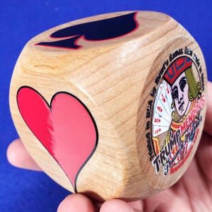 Maple Suited Trump Indicator: Original Trumpmendous marker for playing card games (2.5 inch)