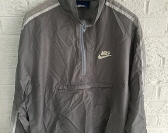 Vintage Nike windbreaker / stow bag