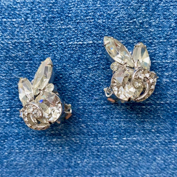 Vintage Eisenberg Rhinestone Clip Earrings, Abstr… - image 3