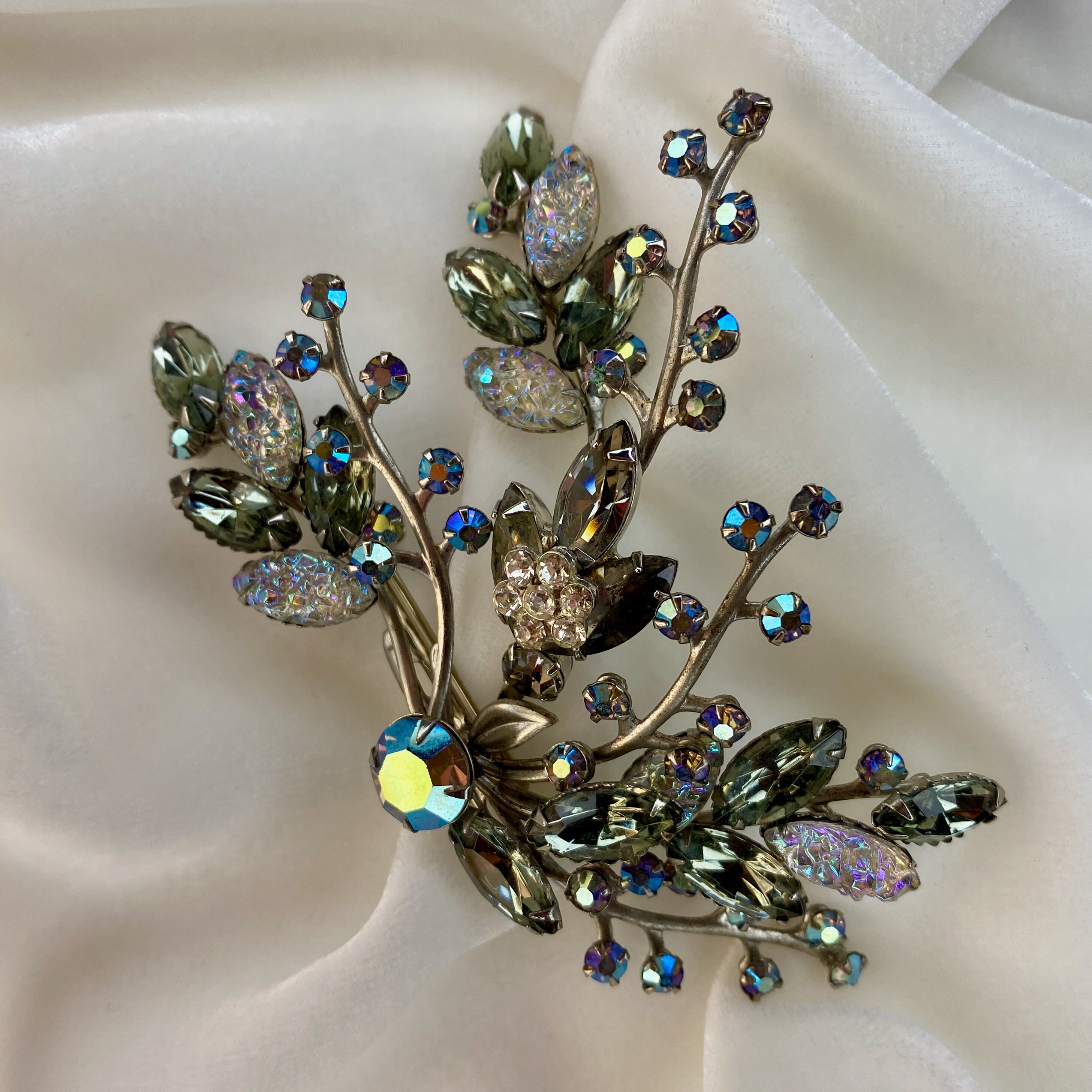 Vintage AB Black Diamond Rhinestone Flower Brooch Silver Tone 2 Inch Vintage Rhinestone Leaf Brooch: Black Diamond AB, Silver  main image 3