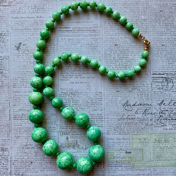Vintage Green Glass Bead Necklace, Peking Glass B… - image 4